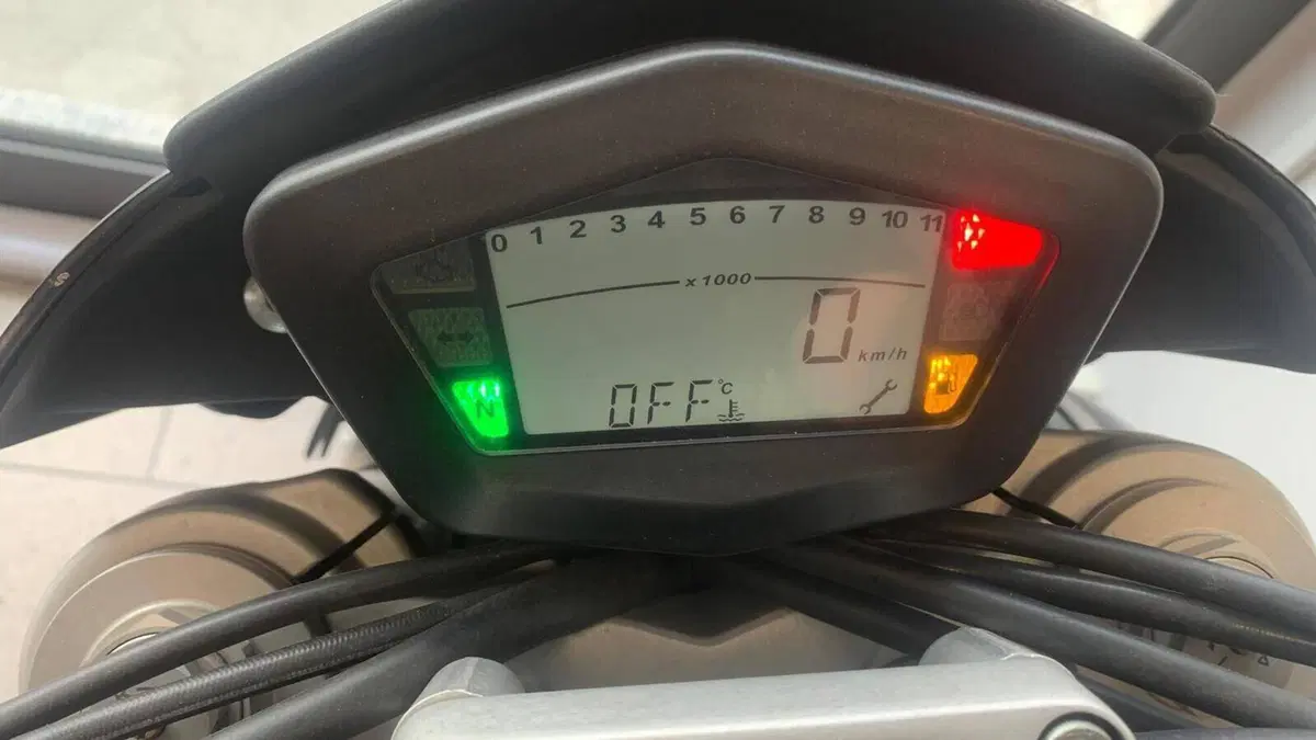 Ducati Hypermotard 1100 (2007 - 09)  (14)