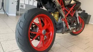 Ducati Hypermotard 1100 (2007 - 09)  (7)