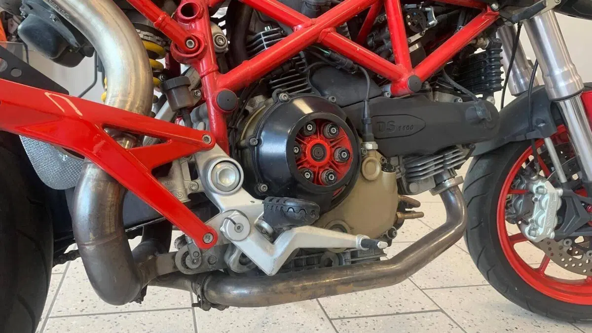 Ducati Hypermotard 1100 (2007 - 09)  (8)
