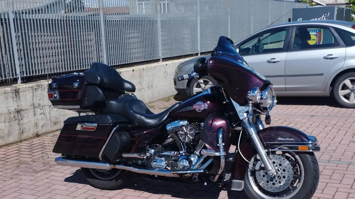 Harley-Davidson 1450 Electra Glide Ultra Classic (2006 - 07) - FLHTCUI  (3)