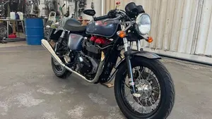 Triumph Thruxton 900 (2004 - 15)  (3)