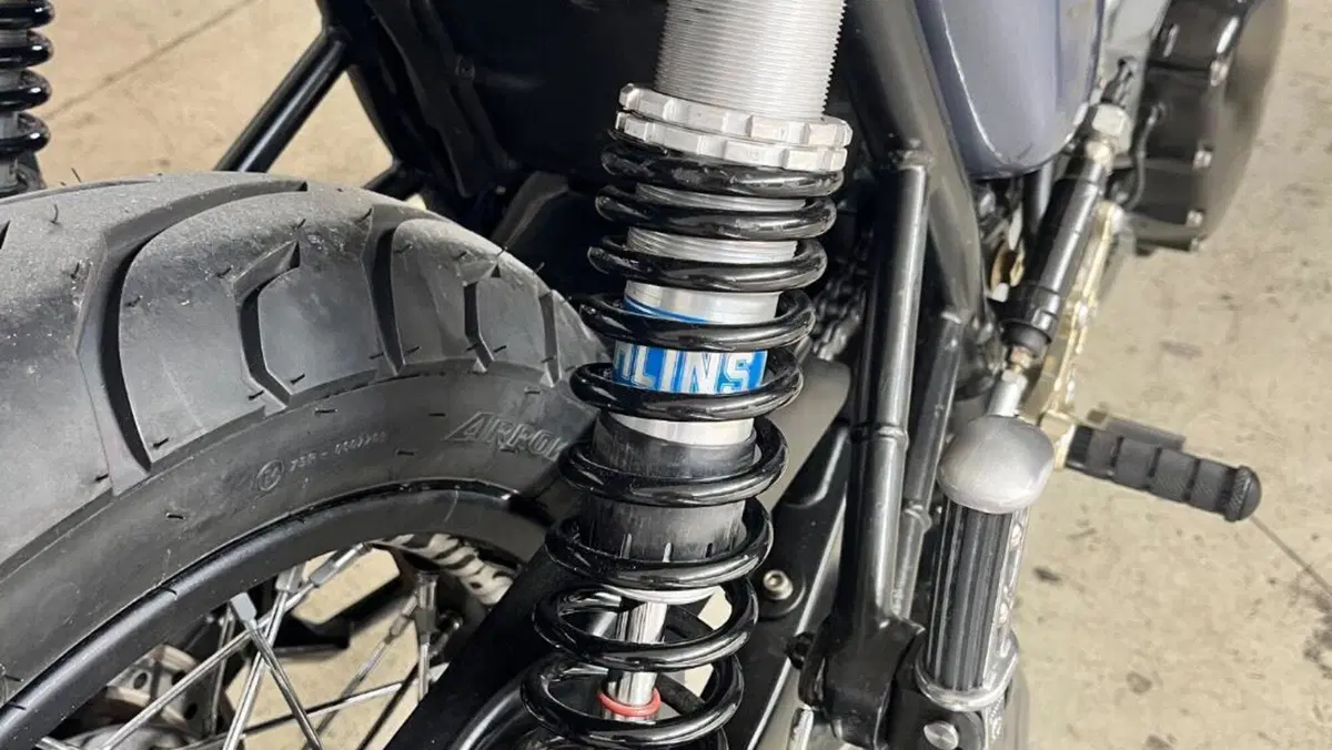 Triumph Thruxton 900 (2004 - 15)  (10)