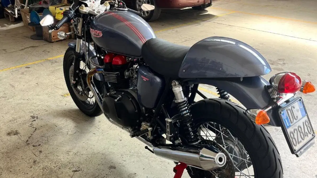 Triumph Thruxton 900 (2004 - 15)  (12)