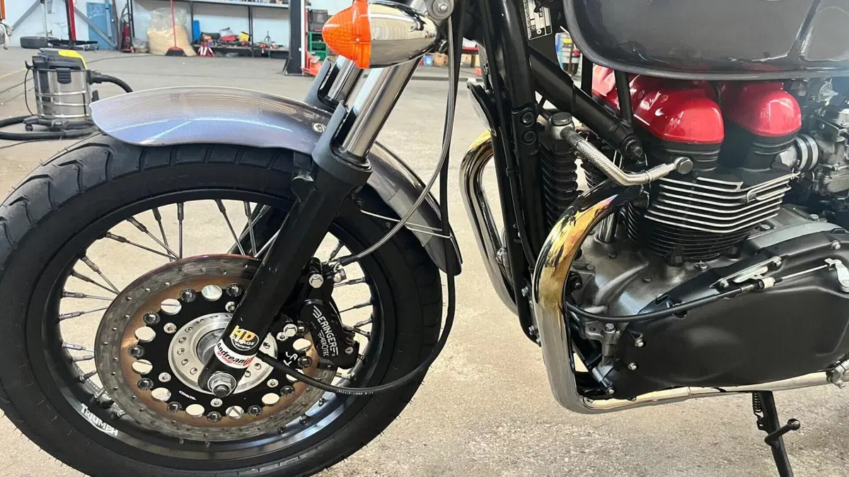 Triumph Thruxton 900 (2004 - 15)  (16)