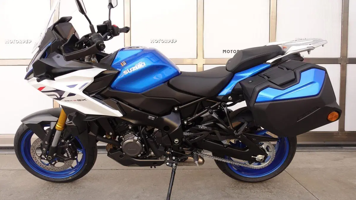 Suzuki GSX-S1000GX Plus (2026)  (3)