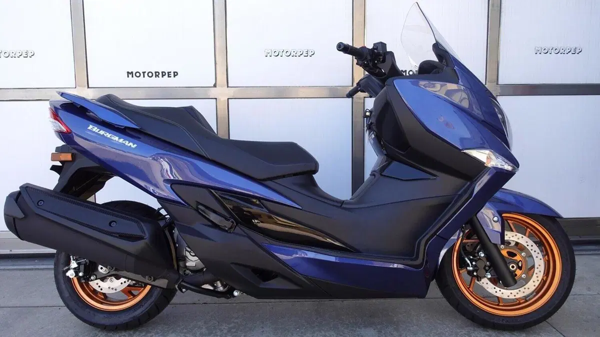 Suzuki Burgman 400 (2025 - 26)  (3)