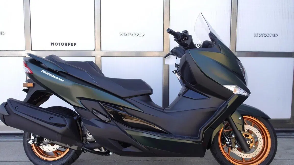 Suzuki Burgman 400 (2025 - 26)  (4)