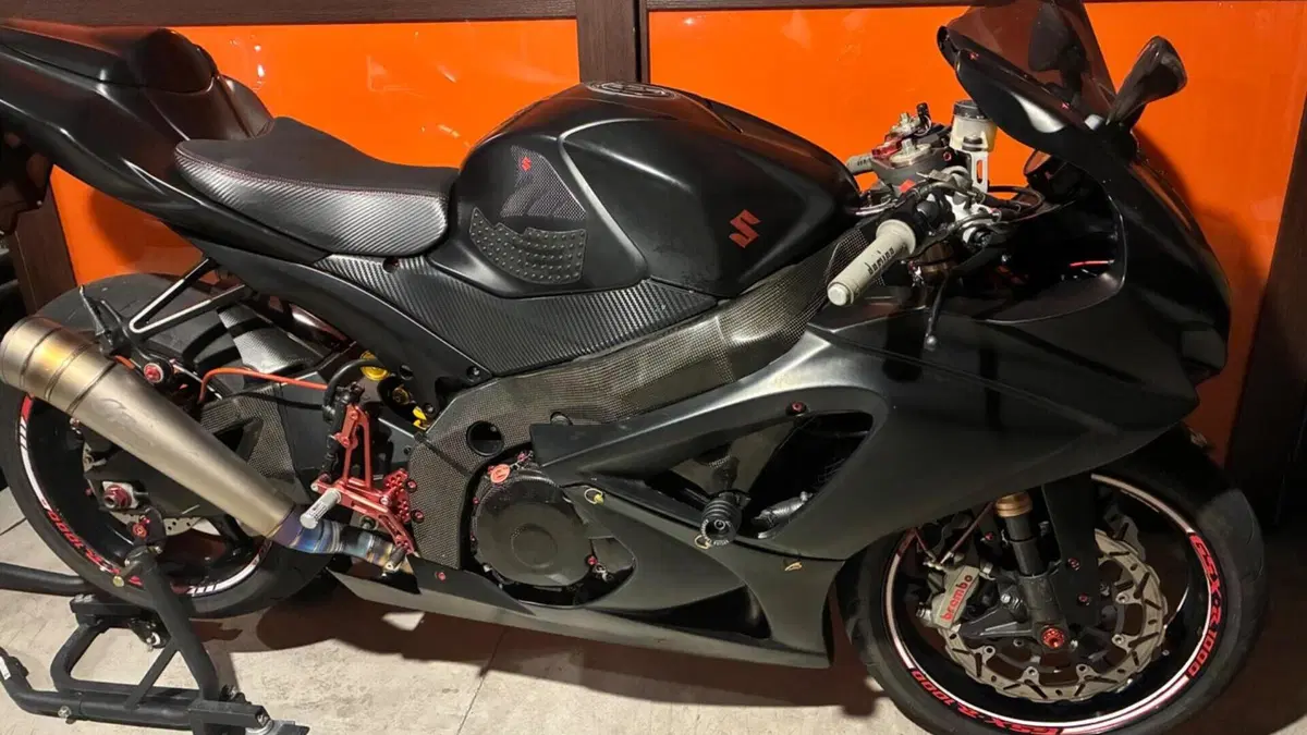 Suzuki GSX-R1000 (2006 - 08) 