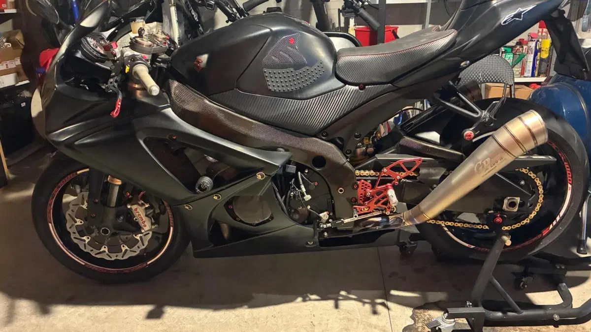 Suzuki GSX-R1000 (2006 - 08)  (2)