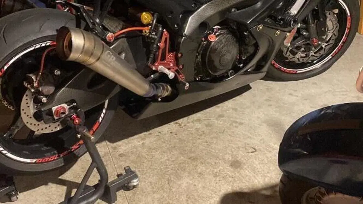 Suzuki GSX-R1000 (2006 - 08)  (3)