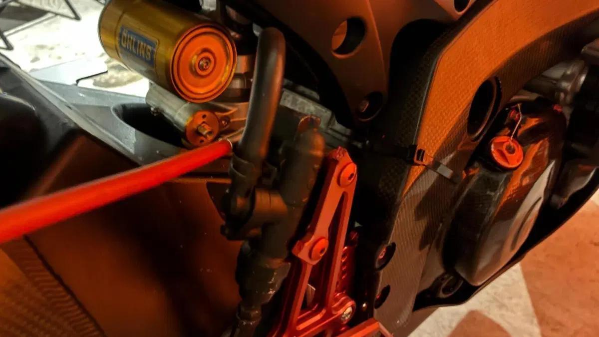 Suzuki GSX-R1000 (2006 - 08)  (11)