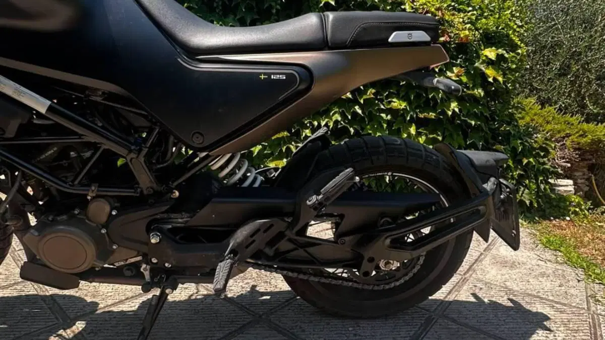 Husqvarna Svartpilen 125 (2021 - 23)  (5)