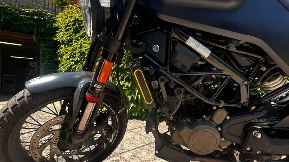 Husqvarna Svartpilen 125 (2021 - 23)  (6)