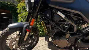 Husqvarna Svartpilen 125 (2021 - 23)  (6)