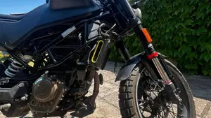 Husqvarna Svartpilen 125 (2021 - 23)  (7)