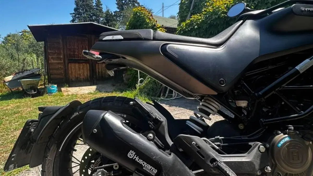 Husqvarna Svartpilen 125 (2021 - 23)  (8)