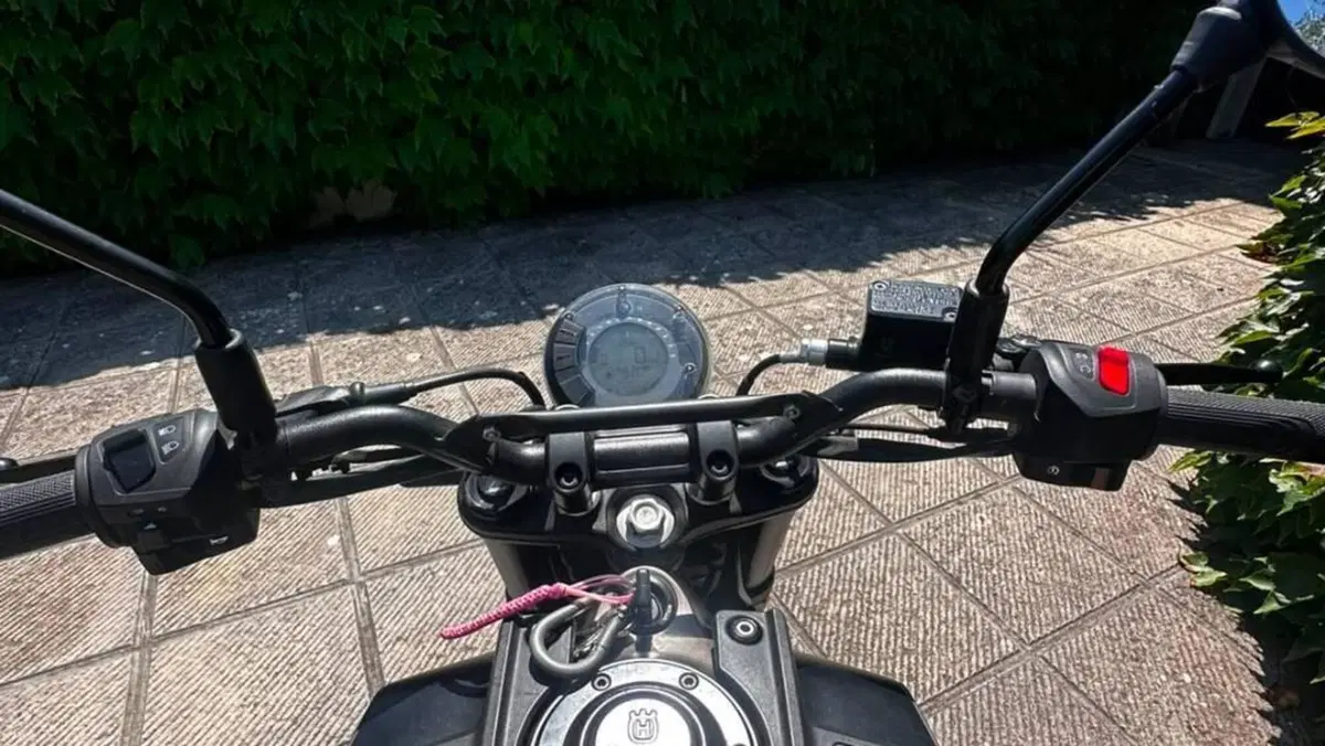Husqvarna Svartpilen 125 (2021 - 23)  (10)