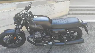 Moto Guzzi V7 III Stone Night Pack (2019 - 20)