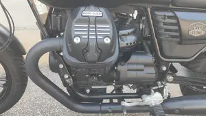 Moto Guzzi V7 III Stone Night Pack (2019 - 20)  (3)