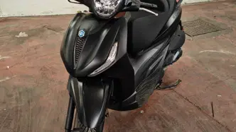 Piaggio Beverly 300 Hpe (2021)