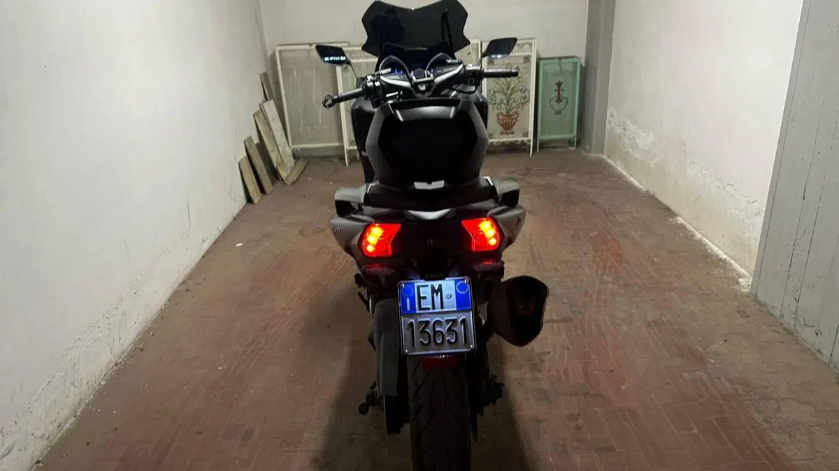 Yamaha T-Max 530 SX Sport Edition (2018 - 19)  (3)