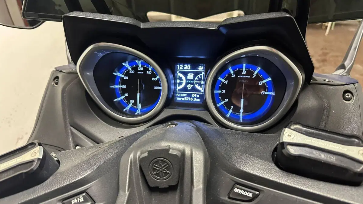 Yamaha T-Max 530 SX Sport Edition (2018 - 19)  (10)