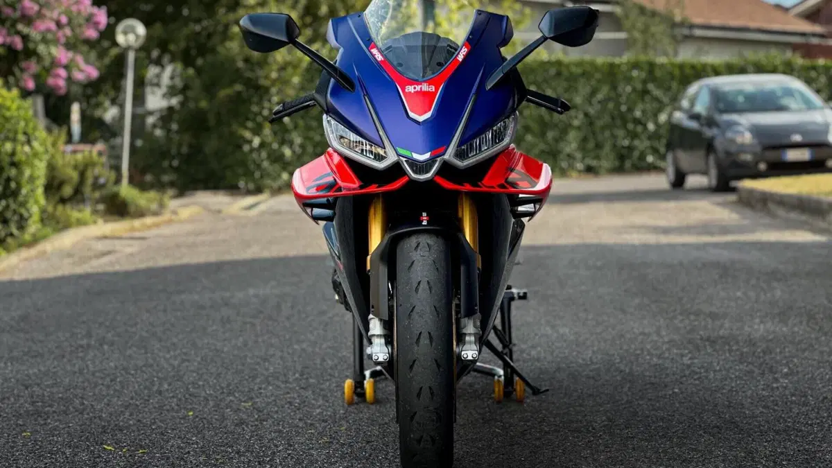 Aprilia RSV4 1100 Factory (2021 - 24)  (5)