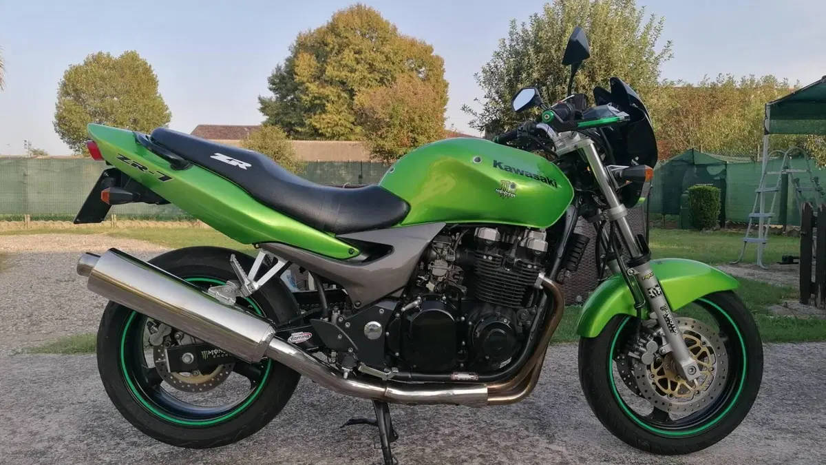 Kawasaki ZR-7 (2001 - 04) 