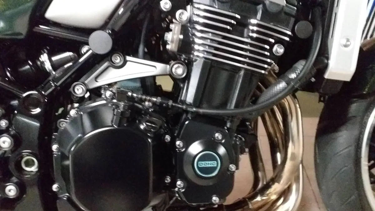 Kawasaki Z 900 RS (2022 - 25)  (6)