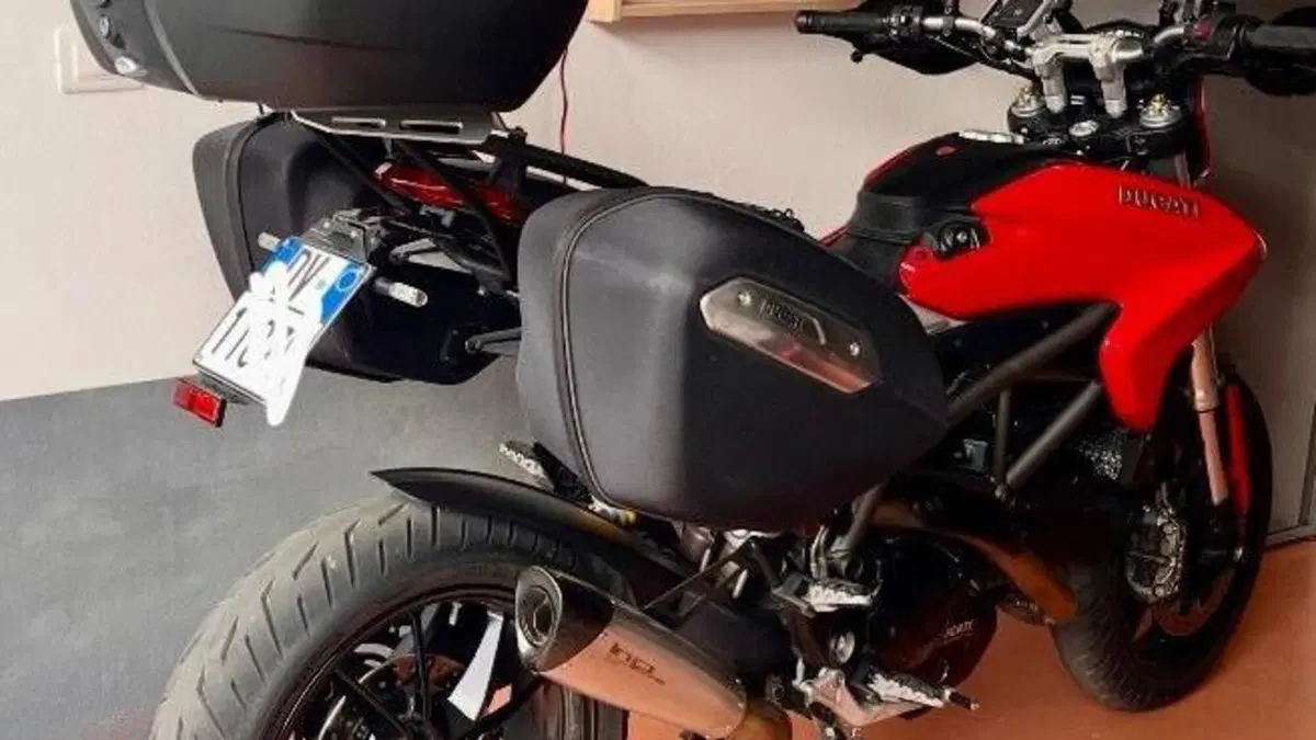 Ducati Hyperstrada 821 (2013 - 15)  (2)