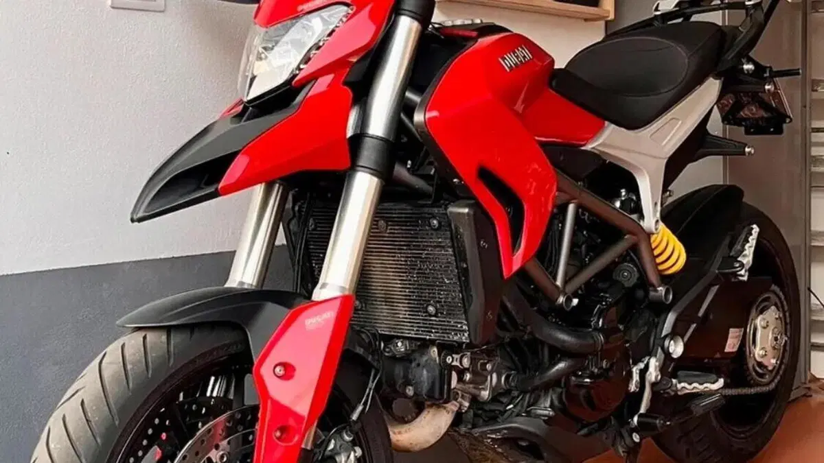Ducati Hyperstrada 821 (2013 - 15)  (5)