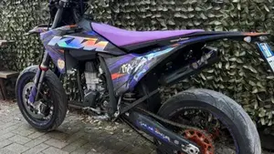 KTM 450 SX-F (2023)  (2)
