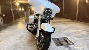 Harley-Davidson 1690 Street Glide (2011 - 13) - FLHX  (3)