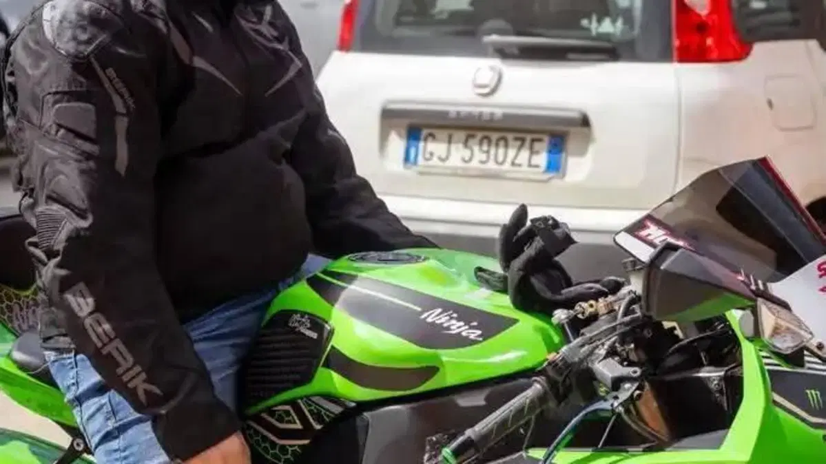 Kawasaki Ninja 1000 ZX-10R (2008 - 09)  (2)