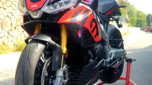 Aprilia Tuono V4 Factory (2021 - 24)  (3)