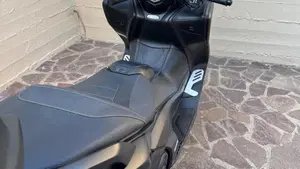 Yamaha T-Max 560 (2020 - 21)  (3)