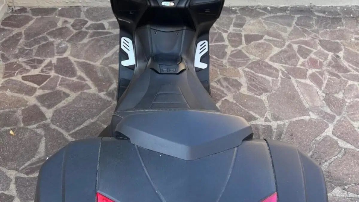 Yamaha T-Max 560 (2020 - 21)  (5)