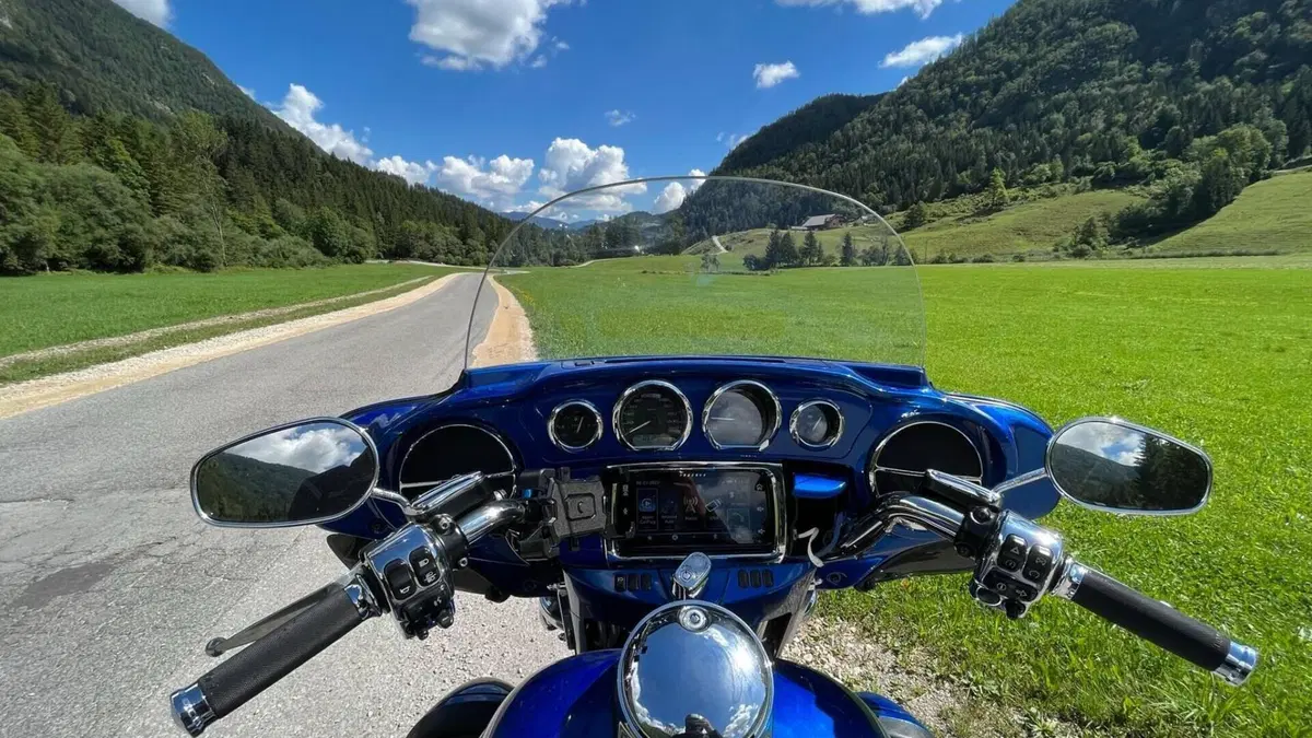 Harley-Davidson 1690 Electra Glide Ultra Classic (2014 - 16) - FLHTCU  (2)