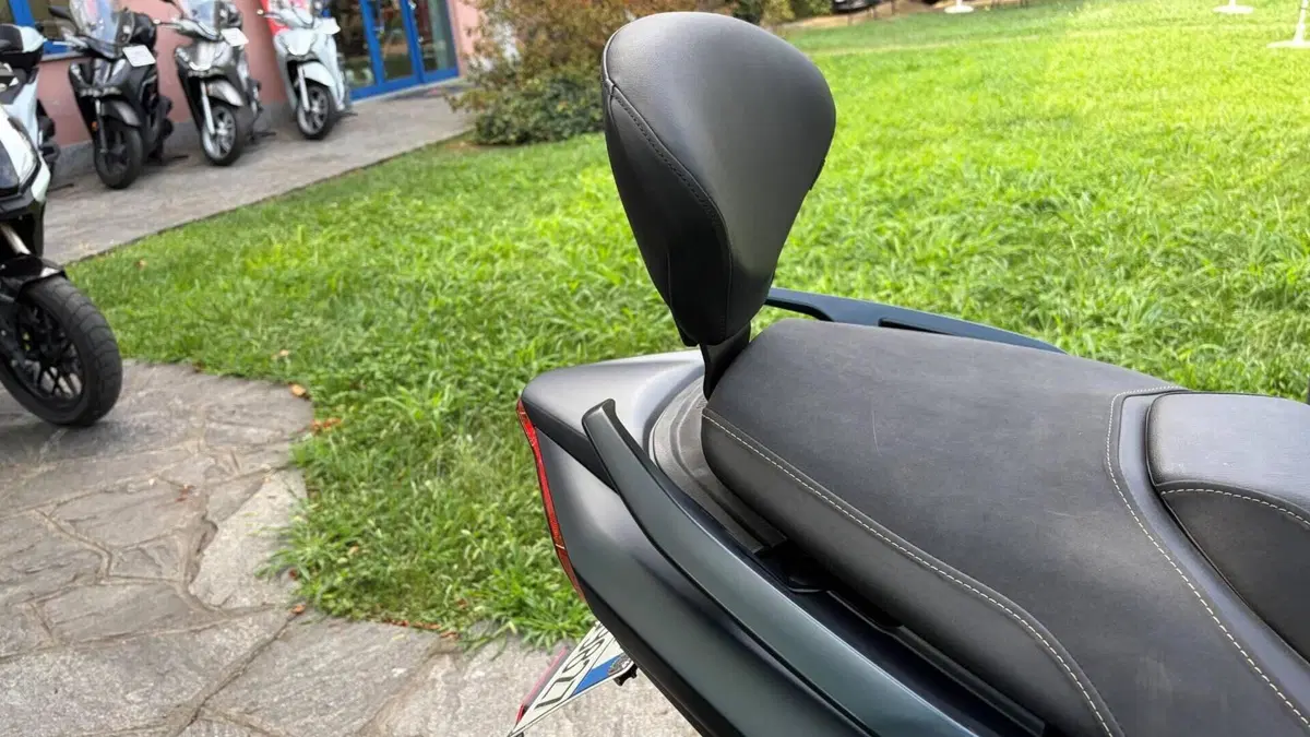 Yamaha T-Max 560 Tech Max (2022 - 24)  (5)