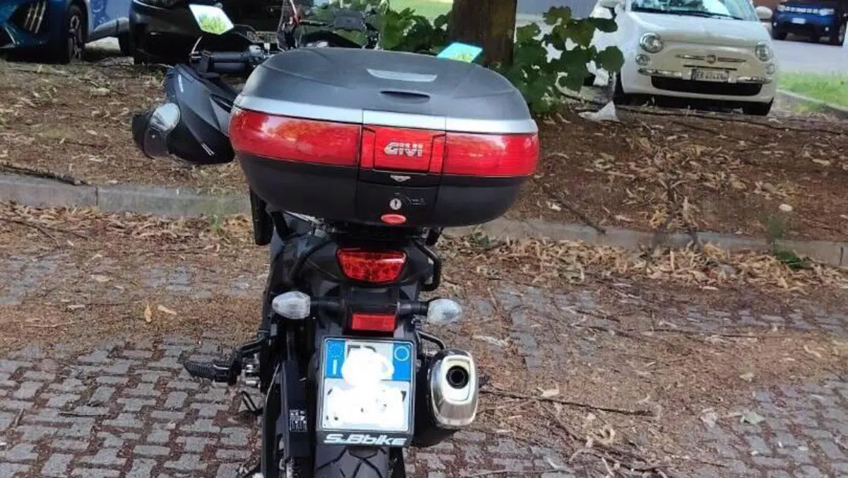 Suzuki V-Strom 650 (2021 - 25)  (8)