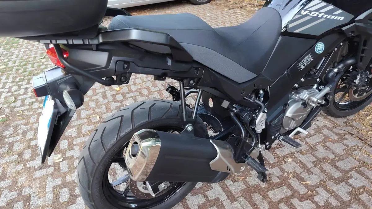 Suzuki V-Strom 650 (2021 - 25)  (10)