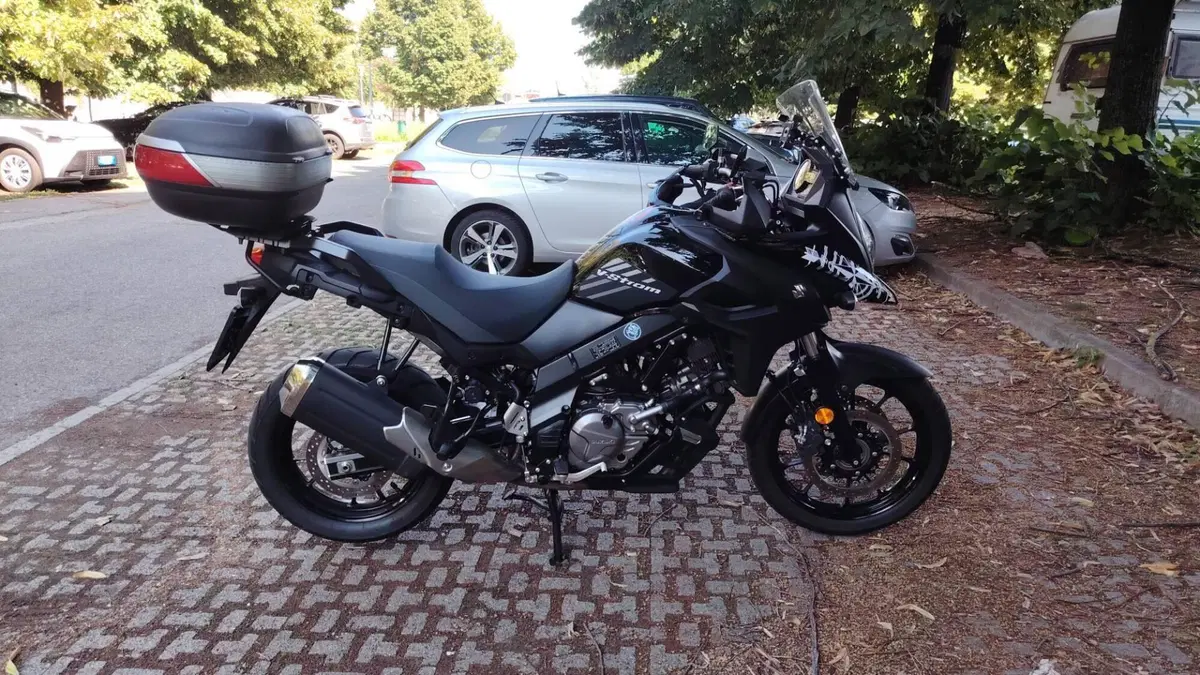Suzuki V-Strom 650 (2021 - 25)  (13)
