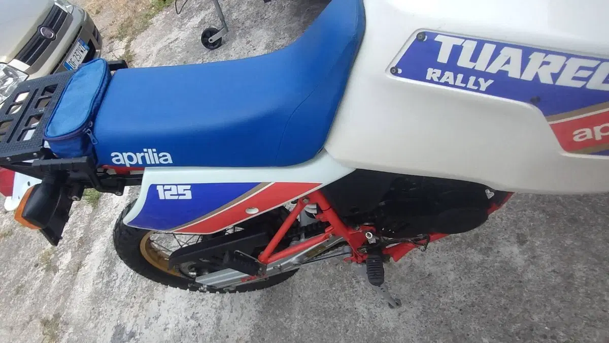 Aprilia   (8)