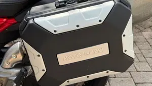 Moto Guzzi V85 TT Evocative Graphics (2019 - 20)  (5)