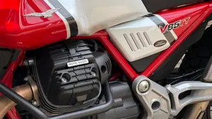 Moto Guzzi V85 TT Evocative Graphics (2019 - 20)  (7)