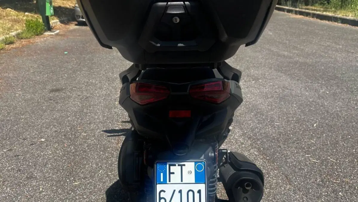 Yamaha X-Max 300 (2025 - 26)  (2)