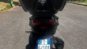 Yamaha X-Max 300 (2025 - 26)  (2)