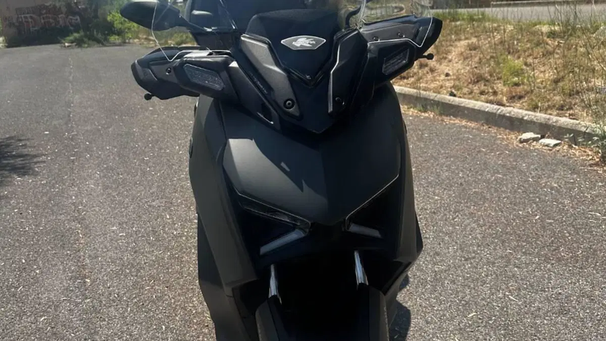 Yamaha X-Max 300 (2025 - 26)  (4)