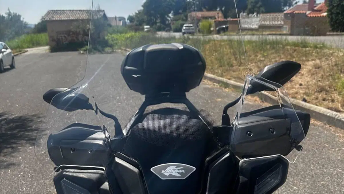 Yamaha X-Max 300 (2025 - 26)  (7)