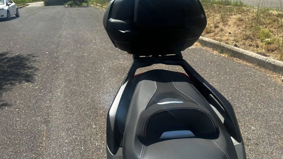 Yamaha X-Max 300 (2025 - 26)  (8)